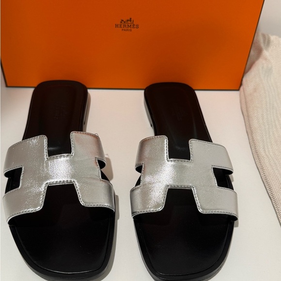 Hermes Silver Leather Sandals Oran leather mules silver size 38/5 - Picture 14 of 14
